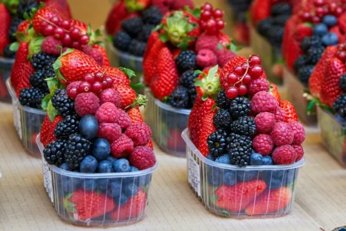 Berries which contain fiber