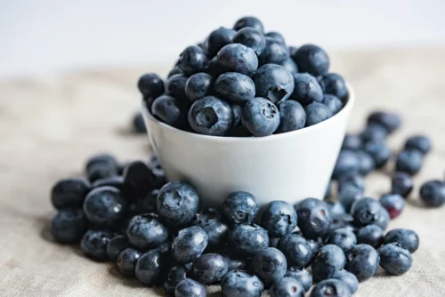 A pile of blueberries