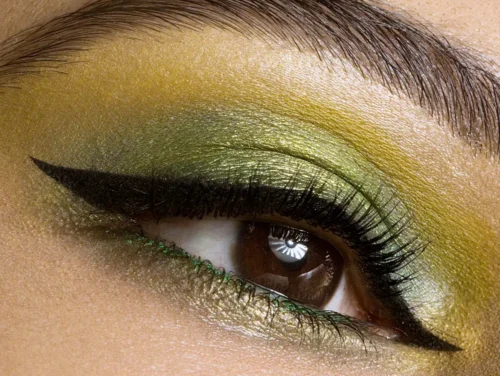 Cat-eye eyeliner with colorful eyeshadow