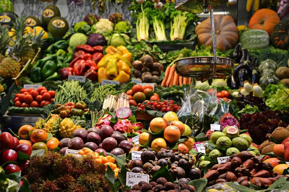 Delicious Fruits and Veggies to Improve Your Blood Health